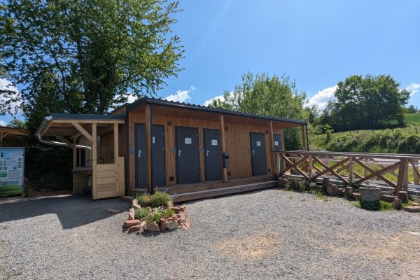 Sanitärgebäude_NEU_Naturcamp Thulba Sanitärgebäude_NEU_Naturcamp Thulba